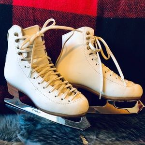 Girls Jackson Figure Skates- Size 3